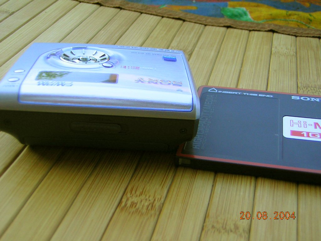 Sony MZNHF800 HiMD portable recorder